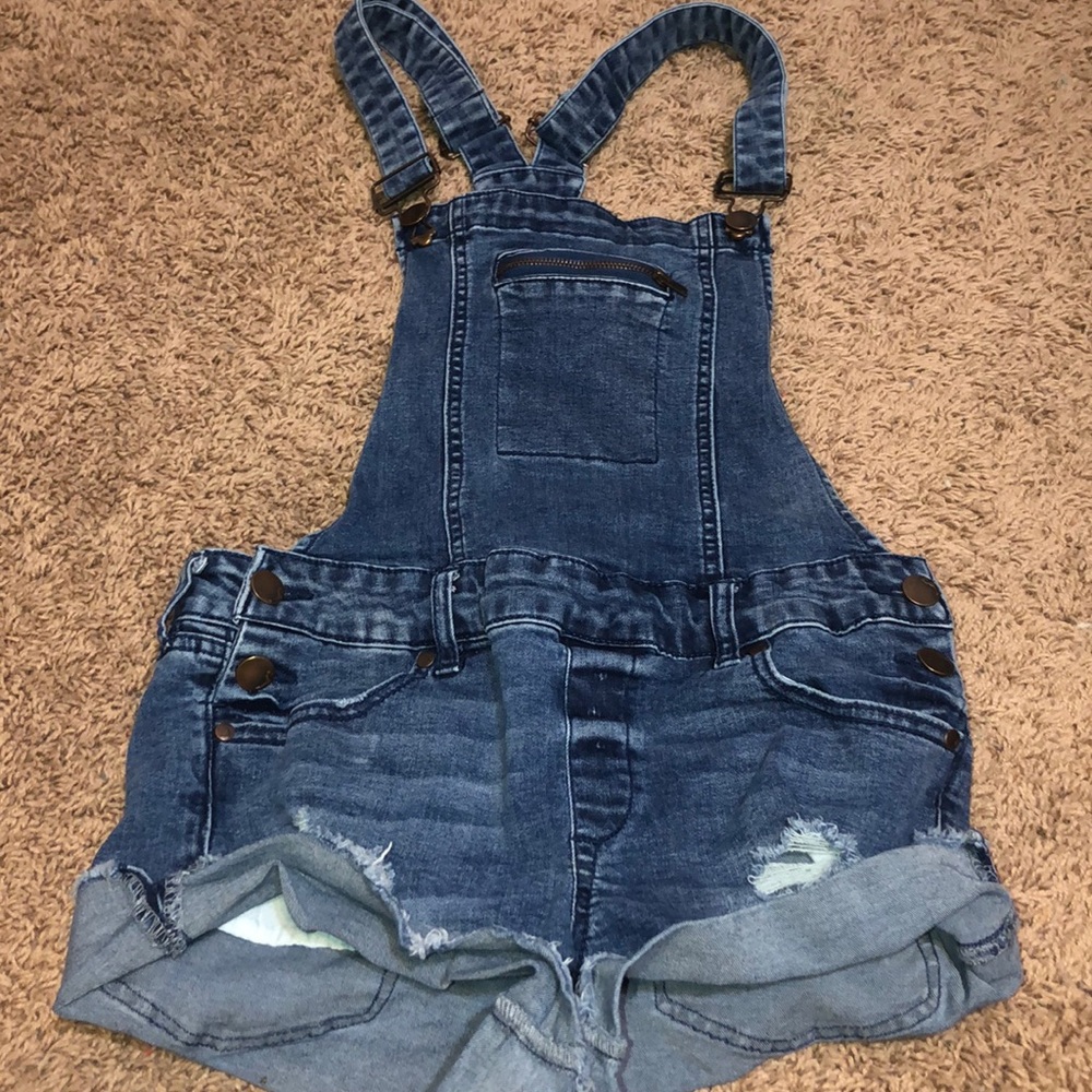 dollhouse overalls with ripped shorts
